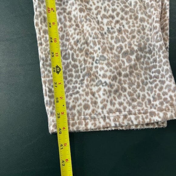 Closet Clearance Classy 2 Piece Plush Animal Print Stretchy Lounge Set - Picture 11 of 11